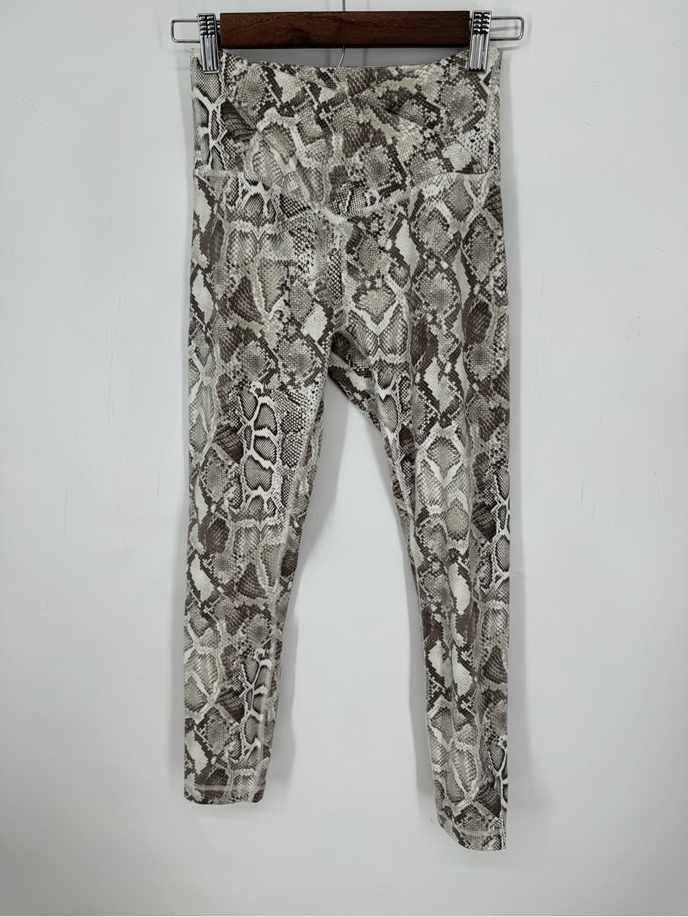 Victoria's Secret Women's Neutral Snake Print Athleisure Active Leggings Size 6